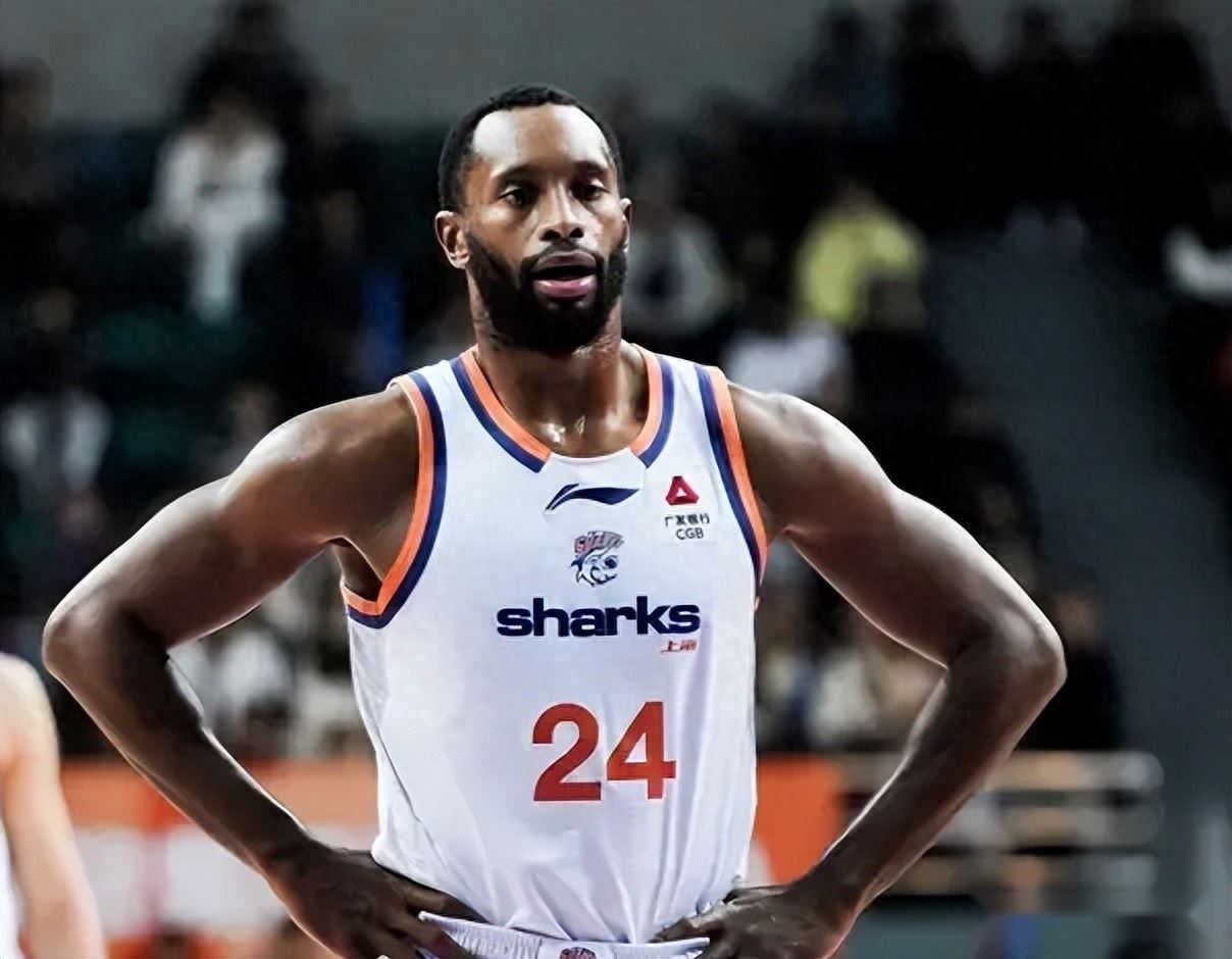  上海110-80战胜福建 球员评价：弗格满分，洛夫顿良好，10人及格